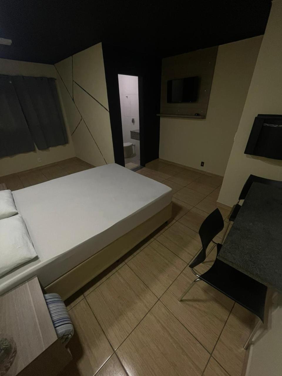 Light Motel - 24 Horas グアルーリョス エクステリア 写真